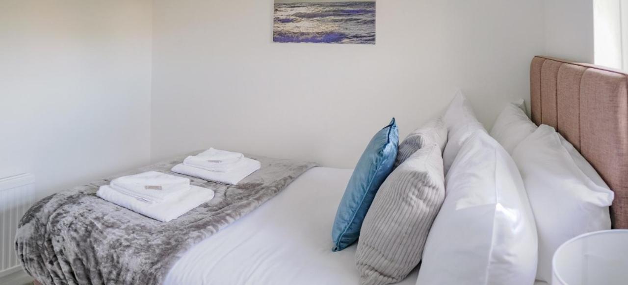 Modern & Artistic Design Humphreys Lodge - Sleep 6 CBG Eksteriør billede