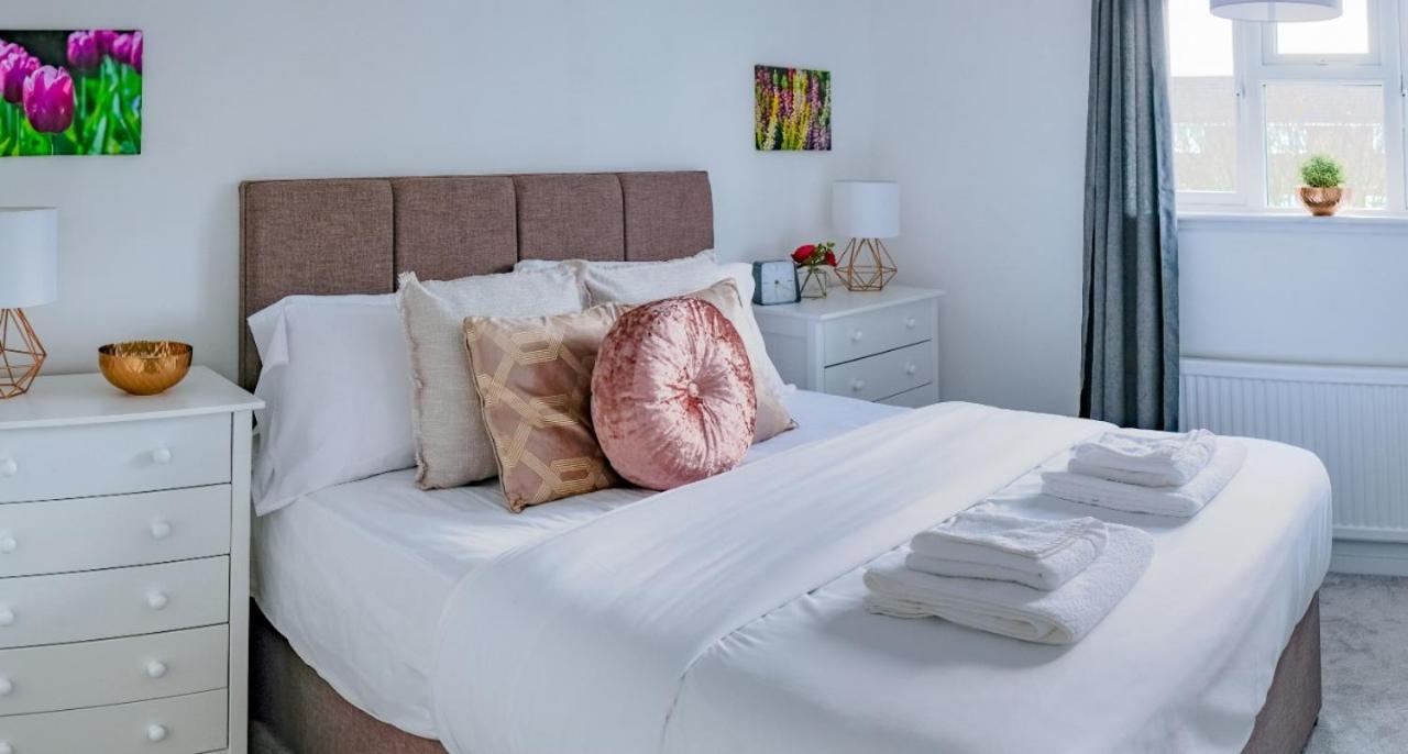 Modern & Artistic Design Humphreys Lodge - Sleep 6 CBG Eksteriør billede